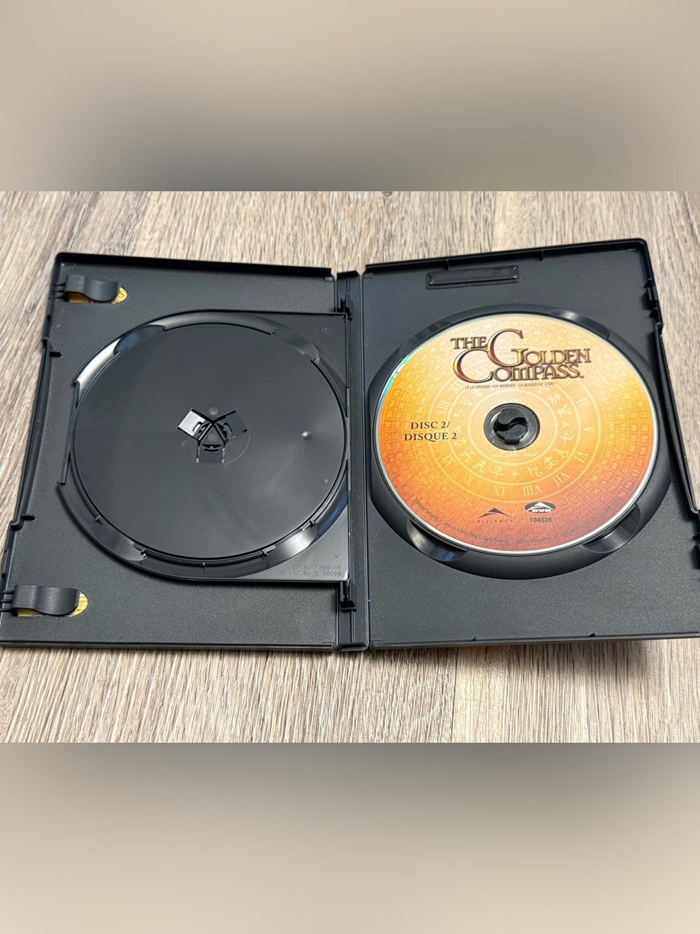 Golden Compass DVD Set - Picture 5 of 5